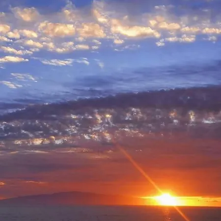 Helena En Garden Con Piscina Climatizada *