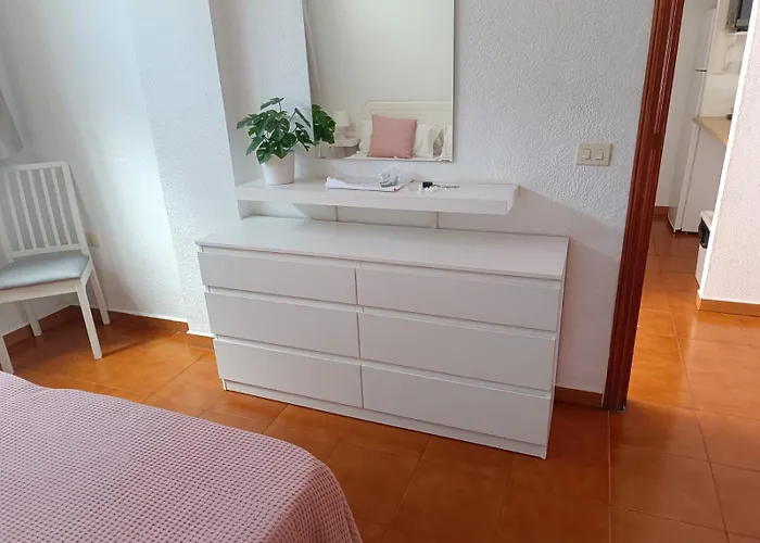 Helena En Garden Con Piscina Climatizada アパート